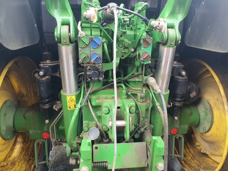 Traktor des Typs John Deere 6175M, Gebrauchtmaschine in PITHIVIERS Cedex (Bild 10)