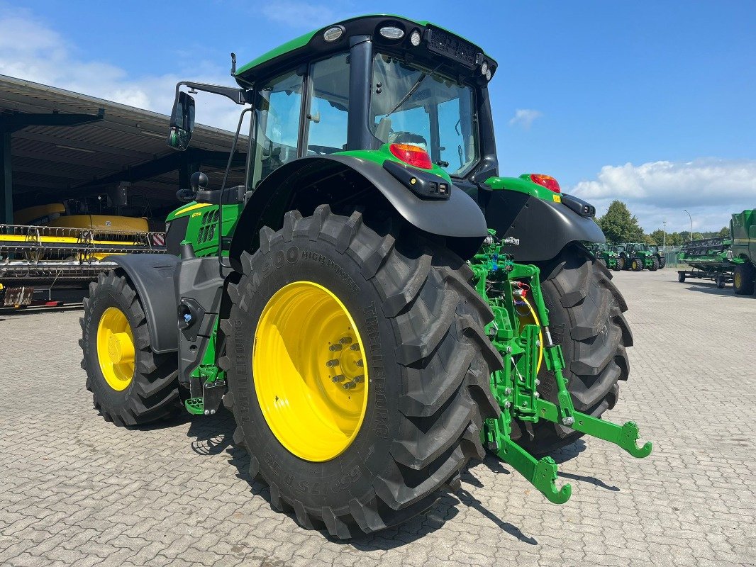 Traktor of the type John Deere 6175M, Neumaschine in Sittensen (Picture 3)