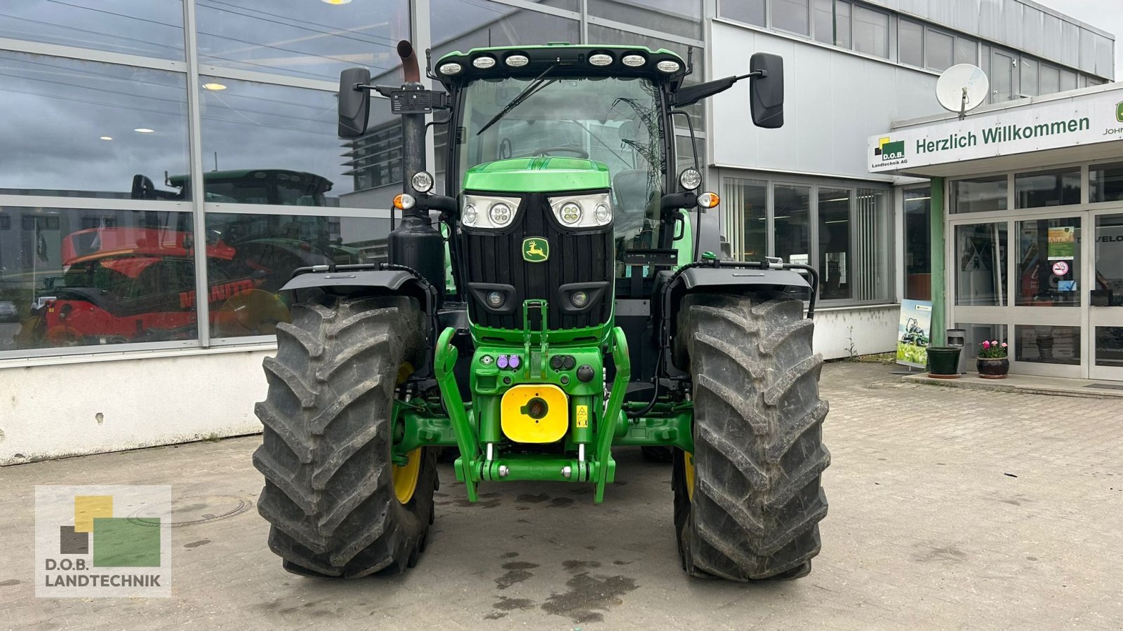 Traktor типа John Deere 6175R 6175 R mit Reifendruckregelanlage, Gebrauchtmaschine в Regensburg (Фотография 2)