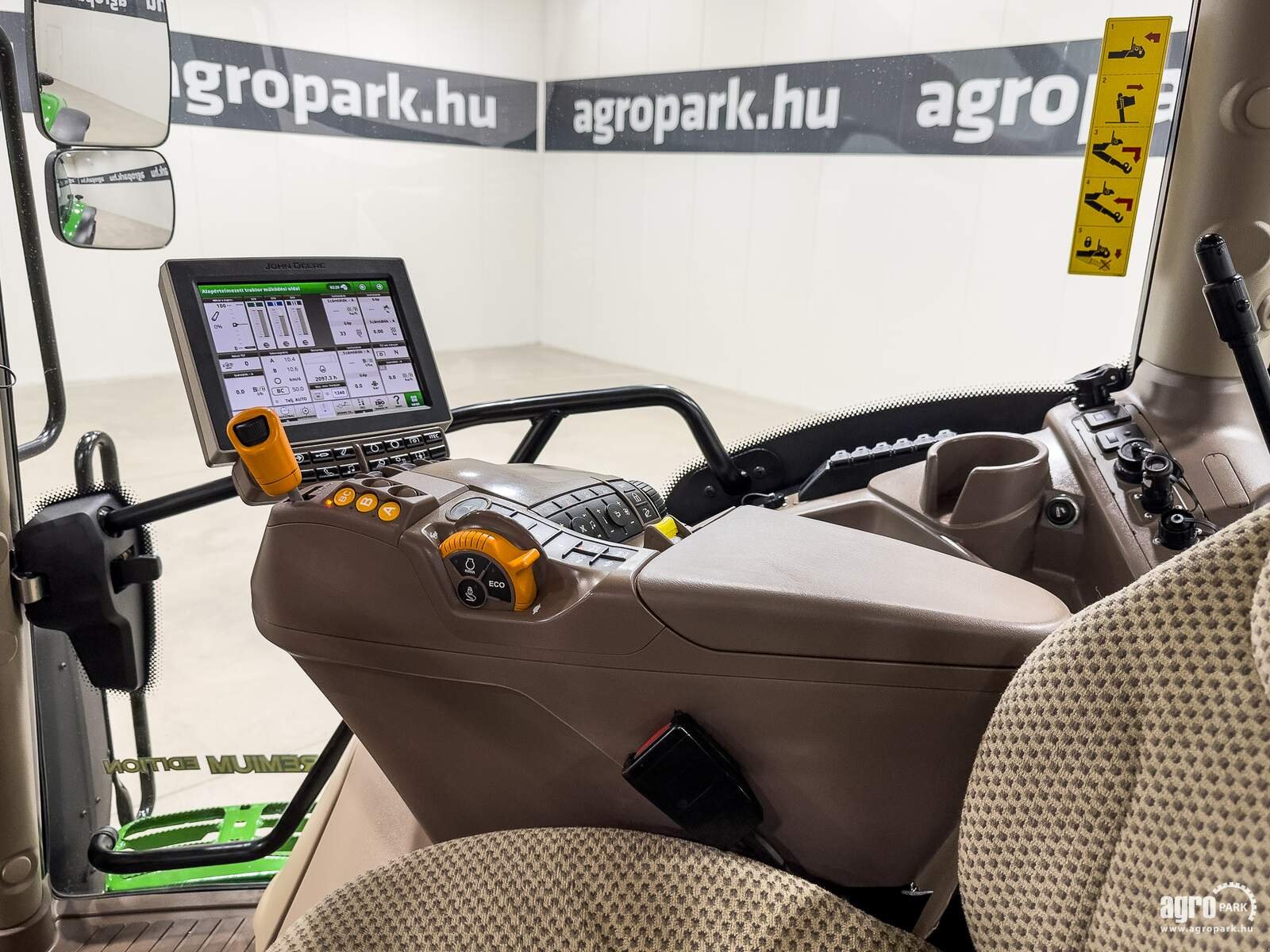 Traktor of the type John Deere 6175R, Gebrauchtmaschine in Csengele (Picture 12)