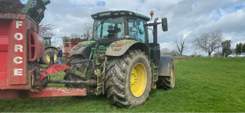 Traktor des Typs John Deere 6175R, Gebrauchtmaschine in UZERCHE (Bild 4)