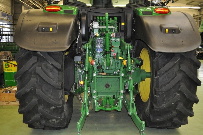 Traktor of the type John Deere 6175R, Gebrauchtmaschine in Grolley (Picture 3)