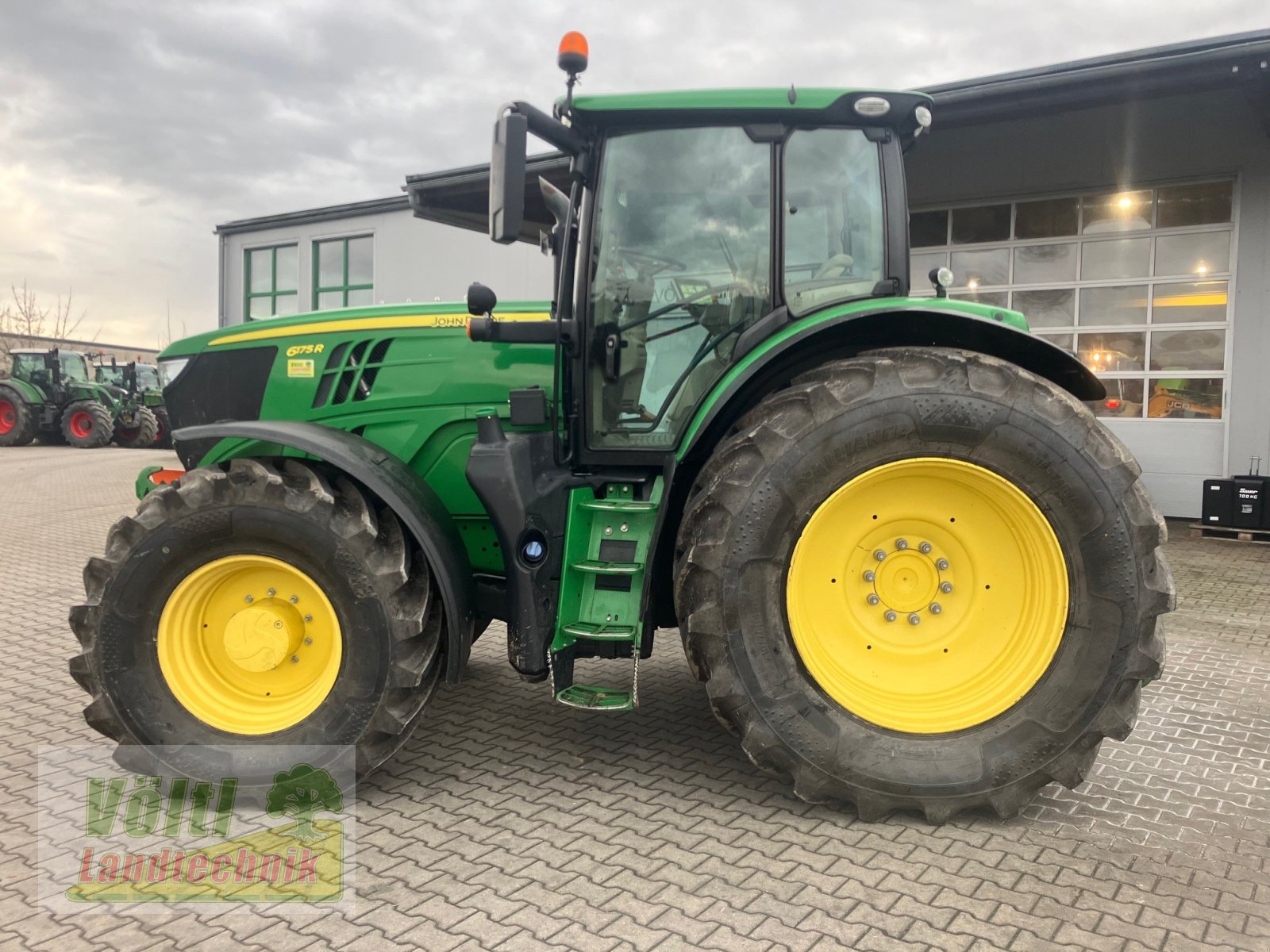 Traktor van het type John Deere 6175R, Gebrauchtmaschine in Hutthurm bei Passau (Foto 8)