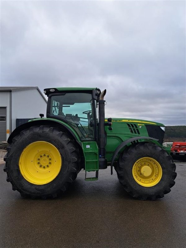 Traktor Türe ait John Deere 6190R Front PTO. Helt nyrenoveret gearkasse fra John Deere. AutoPowr. 40 km/t. Luftbremser. Command arm.Fin og velholdt, med gode dæk. Ring til Ulrik på 40255544. Jeg snakker Jysk, tysk og engelsk., Gebrauchtmaschine içinde Kolding (resim 2)