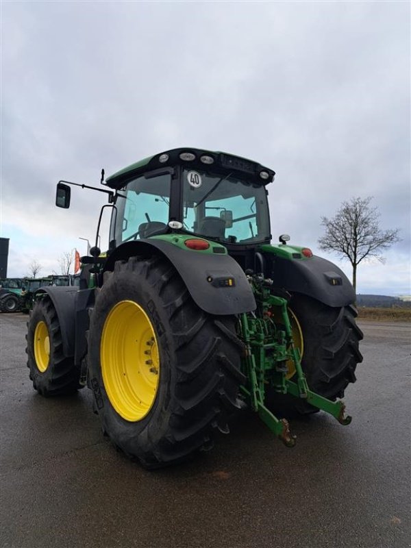 Traktor typu John Deere 6190R Front PTO. Helt nyrenoveret gearkasse fra John Deere. AutoPowr. 40 km/t. Luftbremser. Command arm.Fin og velholdt, med gode dæk. Ring til Ulrik på 40255544. Jeg snakker Jysk, tysk og engelsk., Gebrauchtmaschine v Kolding (Obrázek 4)