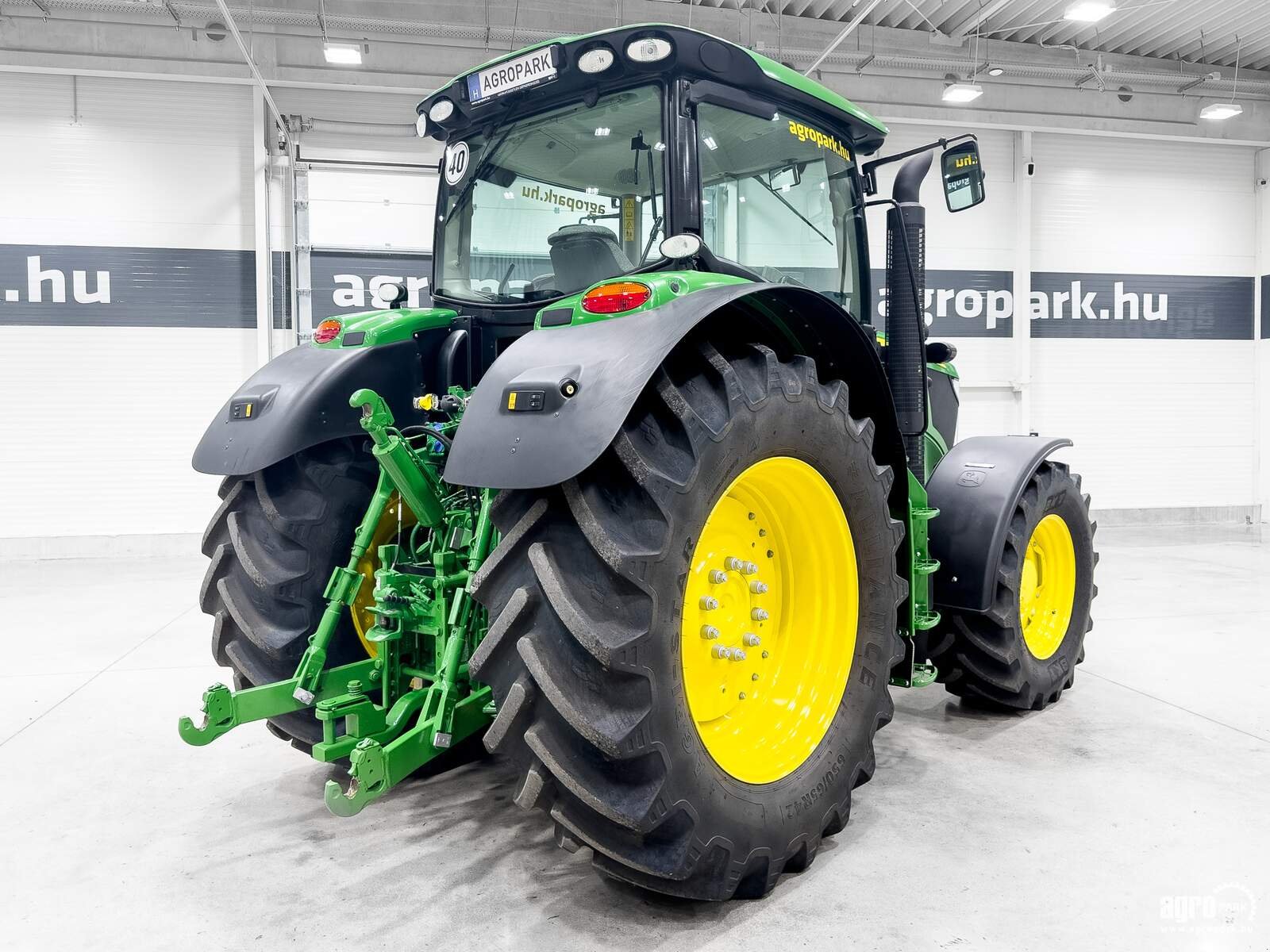 Traktor типа John Deere 6190R, Gebrauchtmaschine в Csengele (Фотография 3)