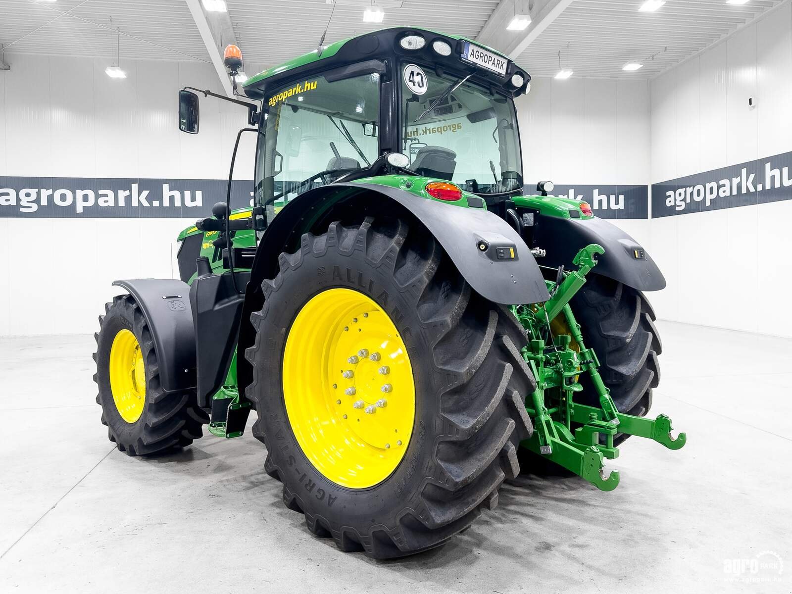 Traktor Türe ait John Deere 6190R, Gebrauchtmaschine içinde Csengele (resim 4)