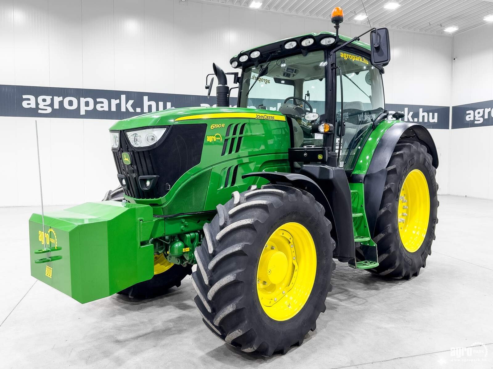 Traktor des Typs John Deere 6190R, Gebrauchtmaschine in Csengele (Bild 1)