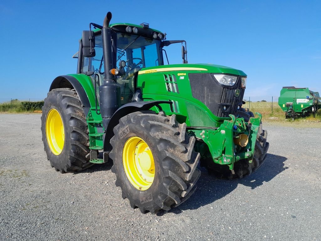 Traktor des Typs John Deere 6195 M, Gebrauchtmaschine in BAZOGES EN PAREDS (Bild 8)