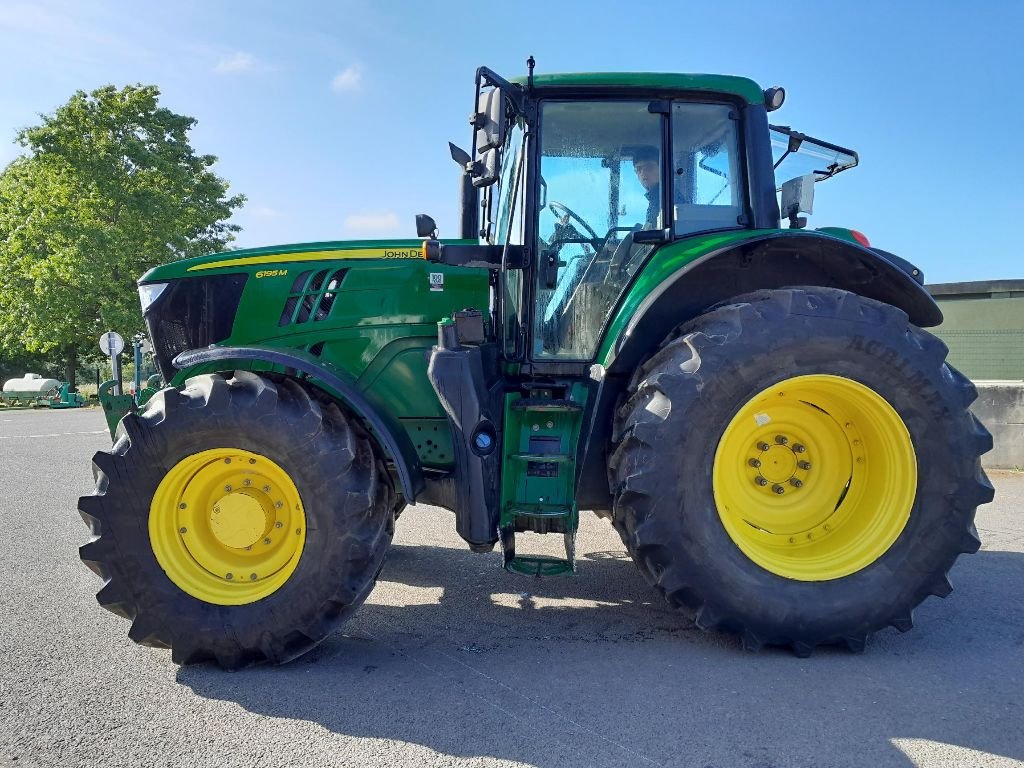 Traktor van het type John Deere 6195 M, Gebrauchtmaschine in BAZOGES EN PAREDS (Foto 2)