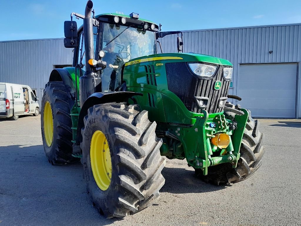 Traktor от тип John Deere 6195 M, Gebrauchtmaschine в BAZOGES EN PAREDS (Снимка 1)