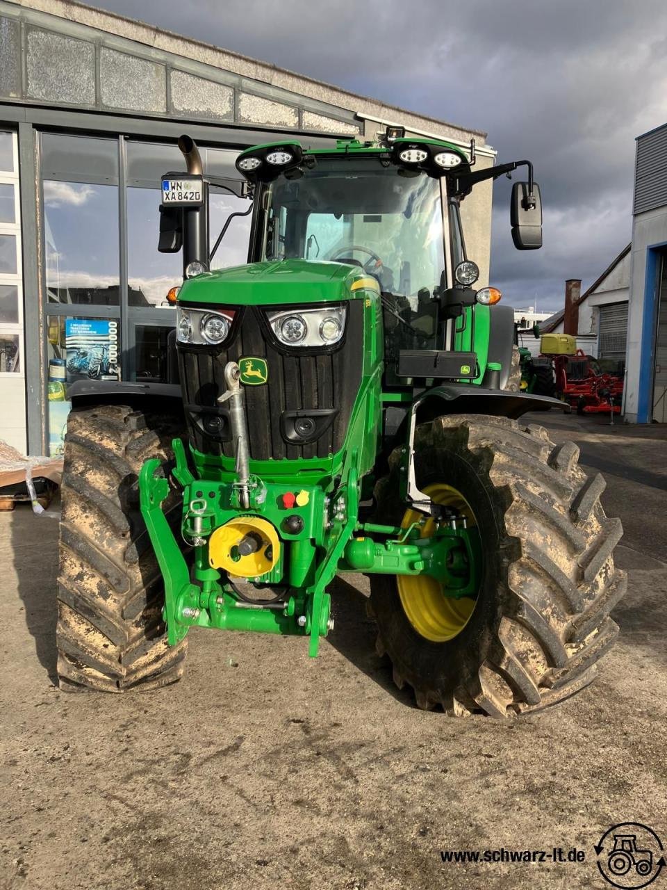 Traktor van het type John Deere 6195M, Neumaschine in Aspach (Foto 4)