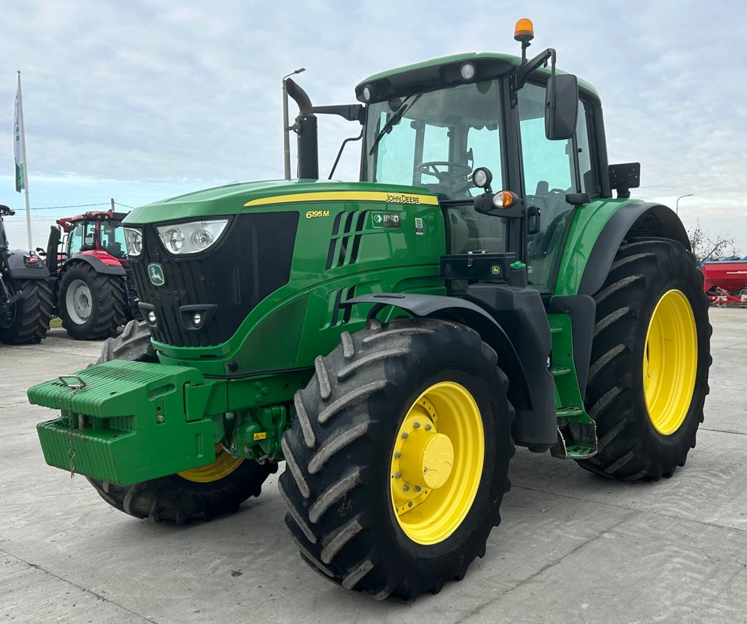 Traktor of the type John Deere 6195M, Gebrauchtmaschine in Orţişoara (Picture 3)