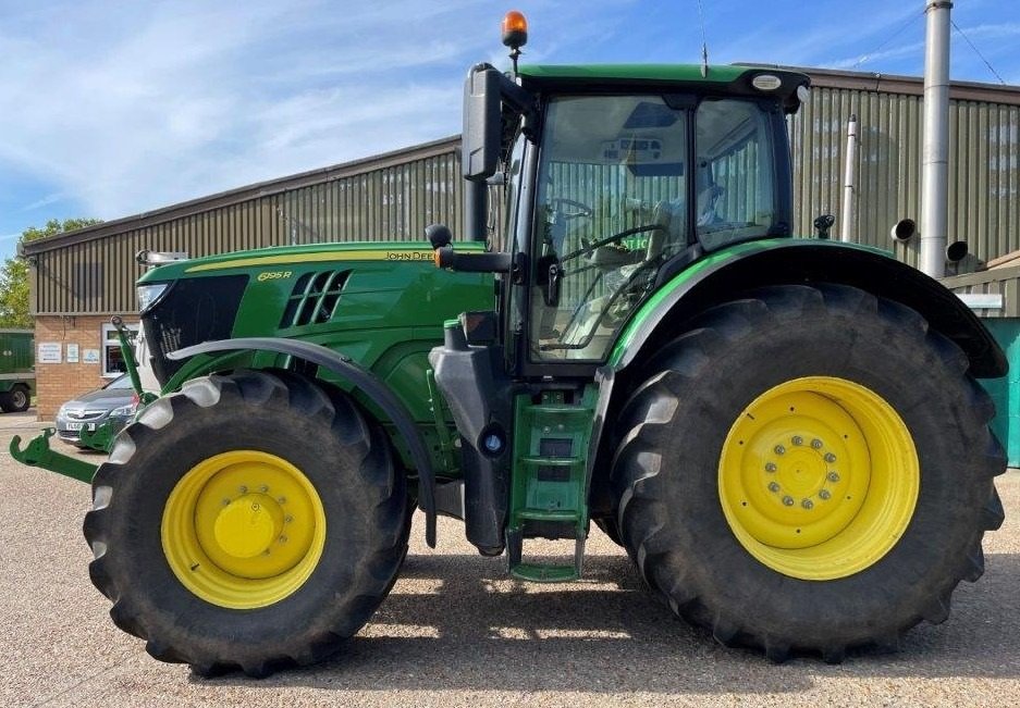 Traktor des Typs John Deere 6195R AutoPower. Ultimate light pakke. AutoTrac aktiveret. 10" Command center m Joy stick. Ring til Ulrik på 40255544. Jeg snakker Jysk, tysk og engelsk., Gebrauchtmaschine in Kolding (Bild 4)