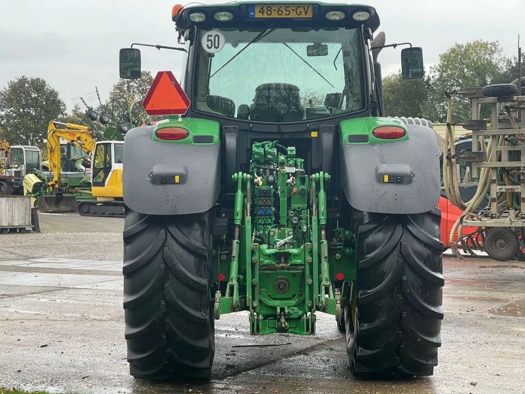 Traktor des Typs John Deere 6195R JD 6195R DUTCH TRACTOR Fronthef front Pto AP, Gebrauchtmaschine in Ruinerwold (Bild 10)