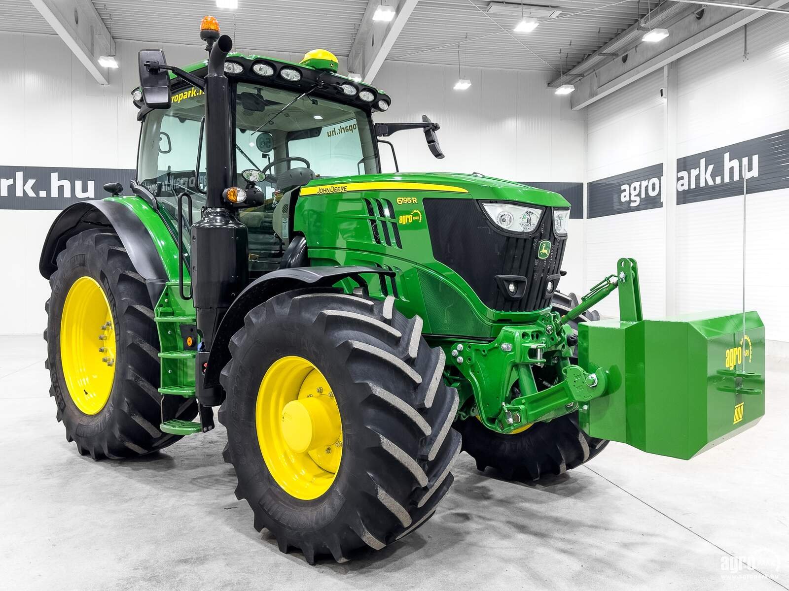 Traktor typu John Deere 6195R, Gebrauchtmaschine w Csengele (Zdjęcie 2)