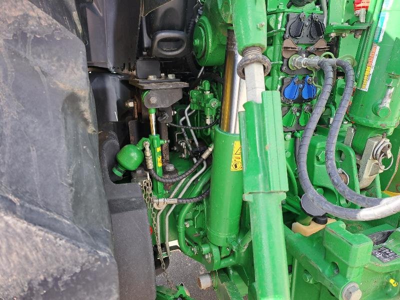 Traktor of the type John Deere 6195R, Gebrauchtmaschine in SAINT GENEST D'AMBIERE (Picture 8)