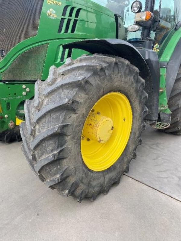 Traktor van het type John Deere 6210 R Autopower Frontlift, Gebrauchtmaschine in Sorée (Foto 3)