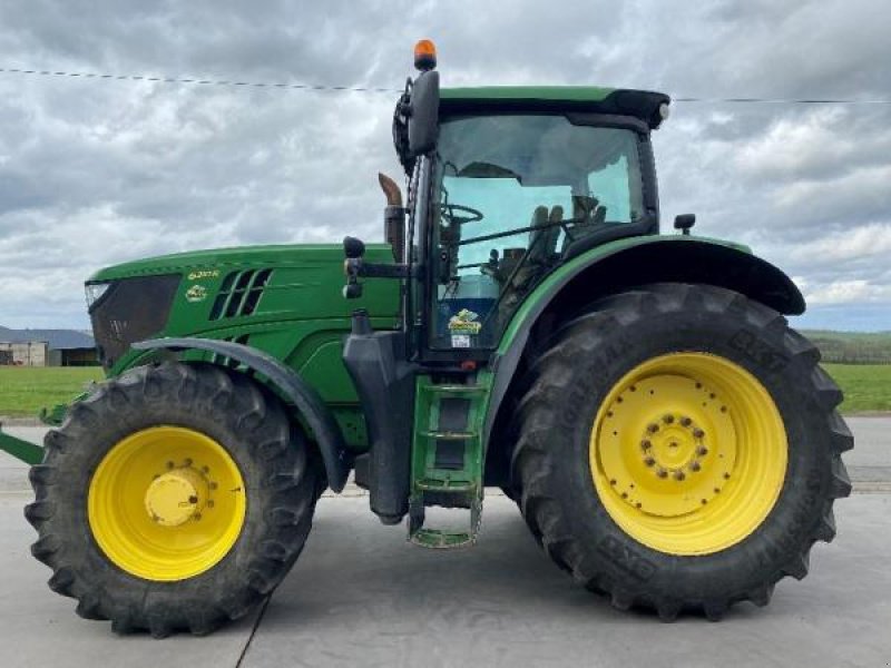 Traktor of the type John Deere 6210 R Autopower Frontlift, Gebrauchtmaschine in Sorée (Picture 1)