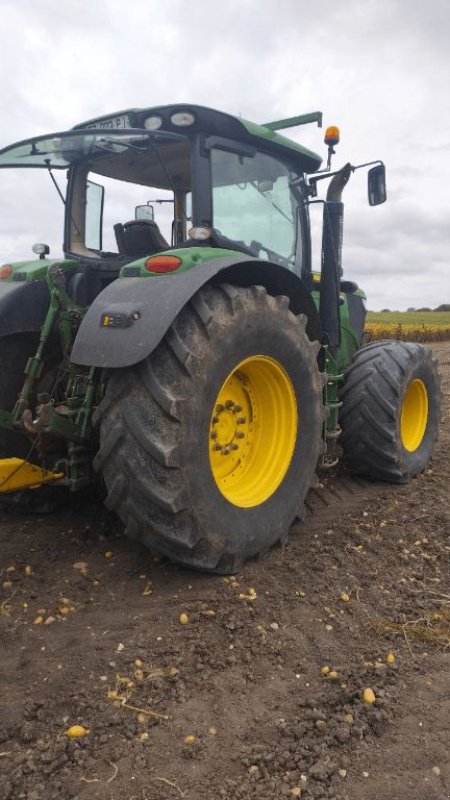 Traktor of the type John Deere 6210 R, Gebrauchtmaschine in ENNEZAT (Picture 5)