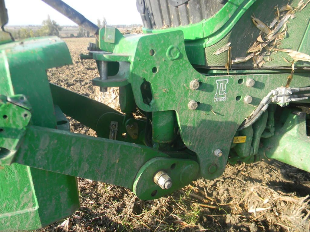 Traktor van het type John Deere 6210 R, Gebrauchtmaschine in ENNEZAT (Foto 8)