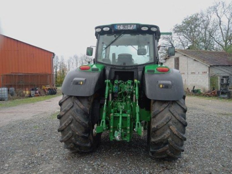 Traktor van het type John Deere 6210 R, Gebrauchtmaschine in ENNEZAT (Foto 3)