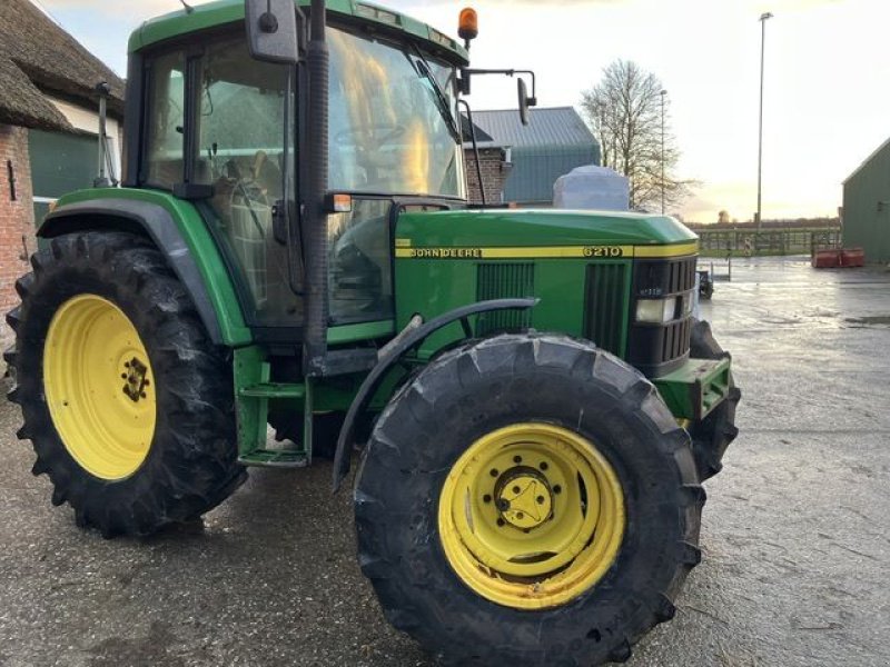 Traktor des Typs John Deere 6210, Gebrauchtmaschine in St. - Jacobiparochie (Bild 3)