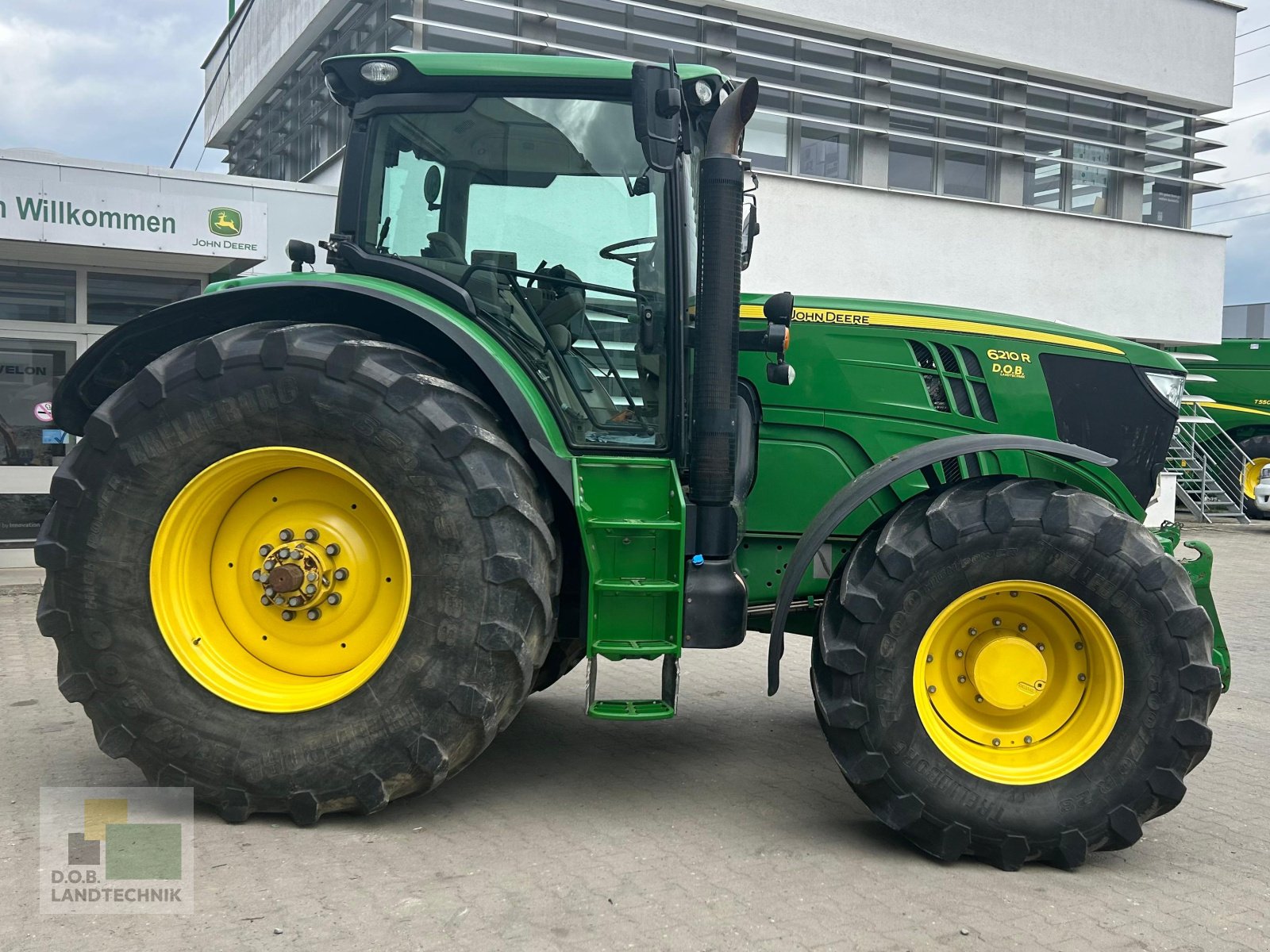 Traktor del tipo John Deere 6210R 6210 R, Gebrauchtmaschine en Regensburg (Imagen 4)