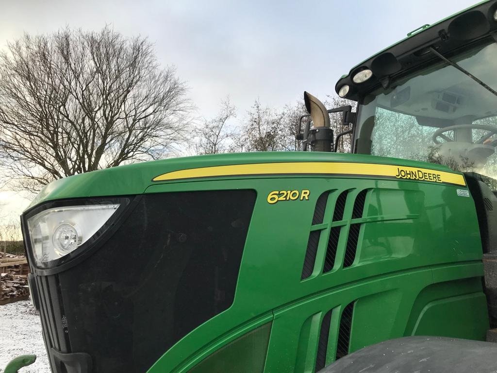 Traktor typu John Deere 6210R Auto Trac ready. Front lift. Auto Power. TLS. Ring til Ulrik på 40255544. Jeg snakker Jysk, tysk og engelsk., Gebrauchtmaschine v Kolding (Obrázek 2)