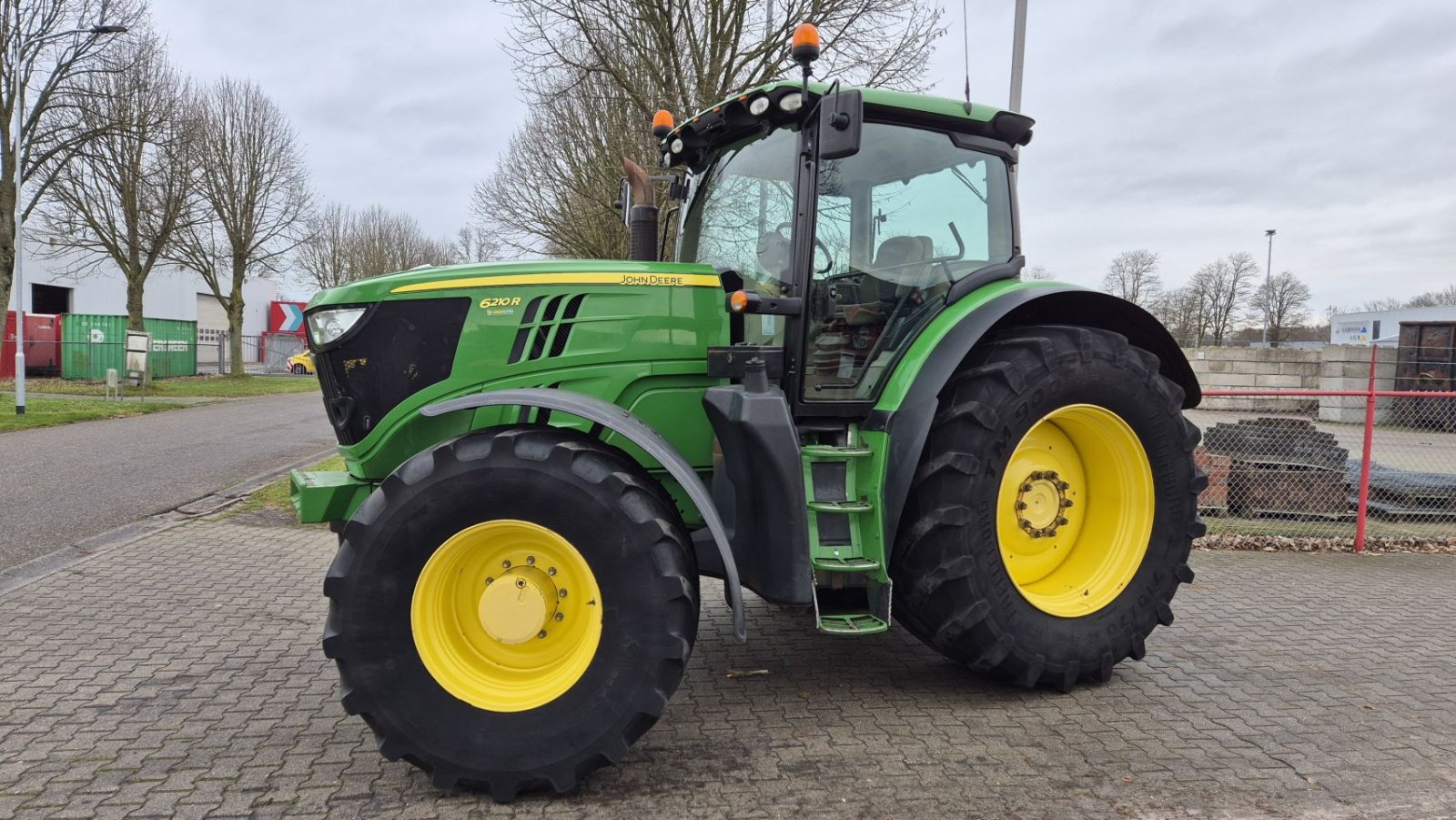 Traktor des Typs John Deere 6210R DD 50Kmh. Lucht TLS, Gebrauchtmaschine in Schoonebeek (Bild 2)