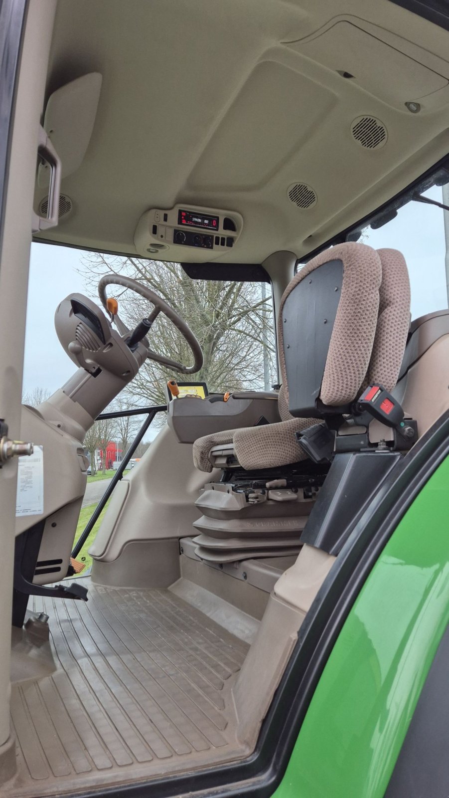 Traktor des Typs John Deere 6210R DD 50Kmh. Lucht TLS, Gebrauchtmaschine in Schoonebeek (Bild 7)