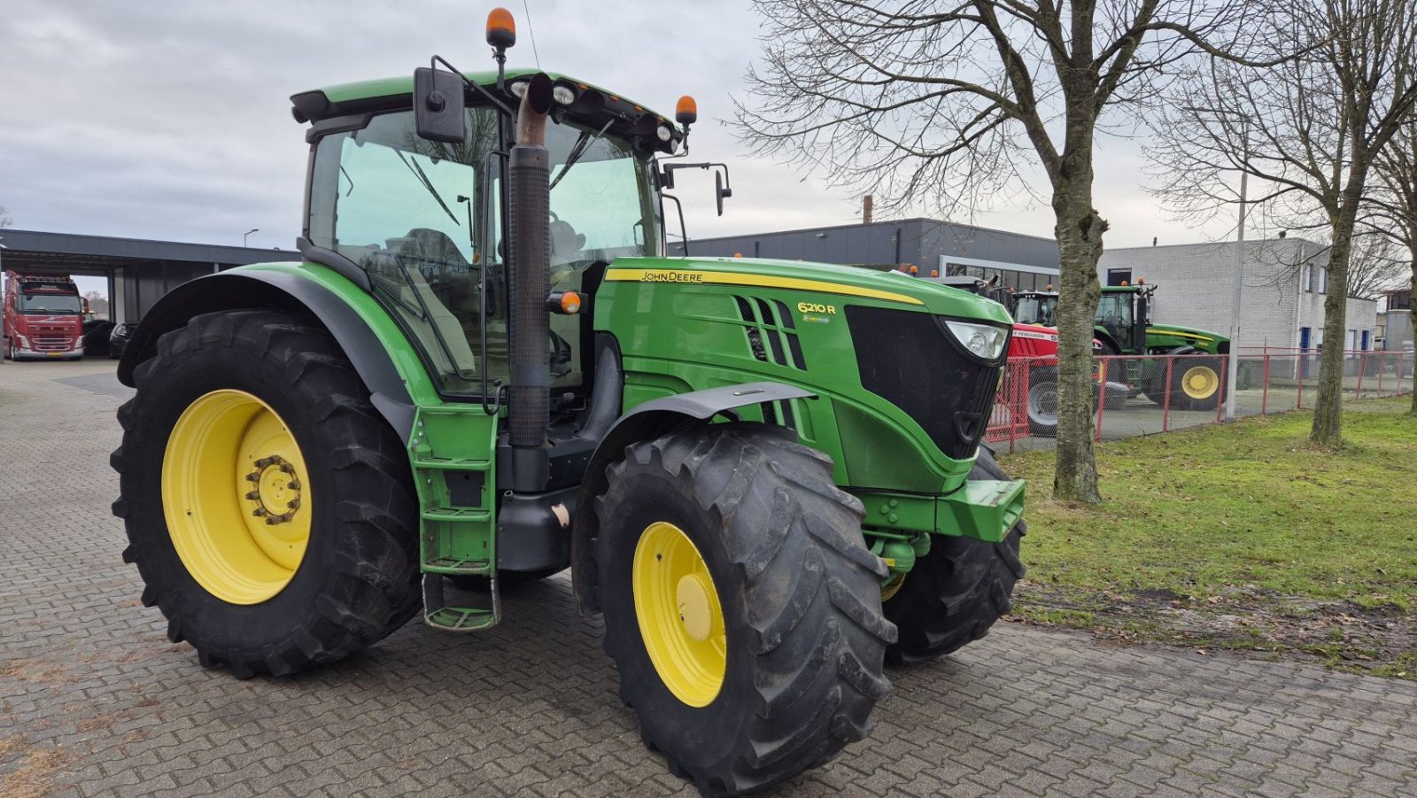 Traktor des Typs John Deere 6210R DD 50Kmh. Lucht TLS, Gebrauchtmaschine in Schoonebeek (Bild 1)