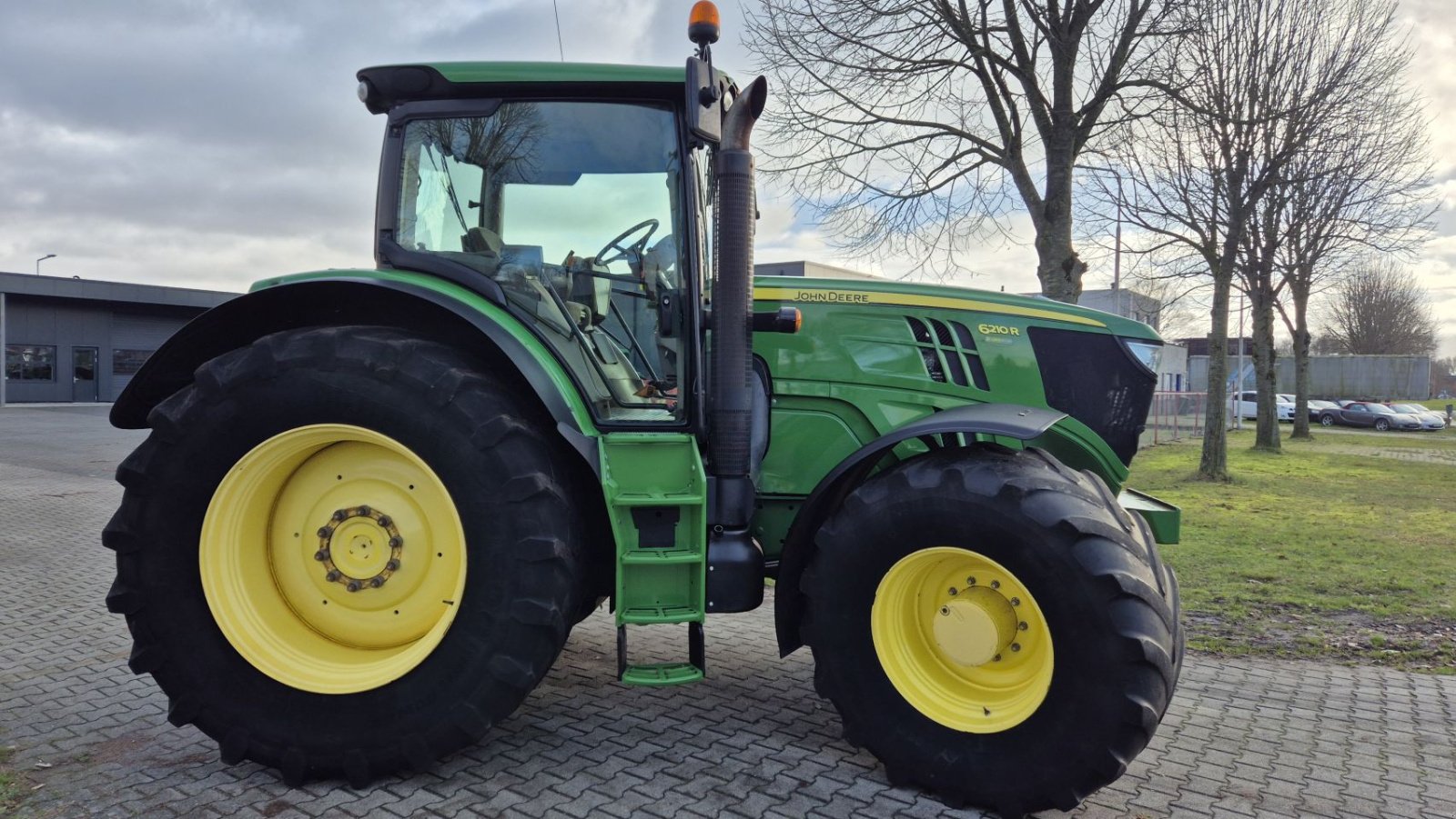 Traktor des Typs John Deere 6210R DD 50Kmh. Lucht TLS, Gebrauchtmaschine in Schoonebeek (Bild 8)