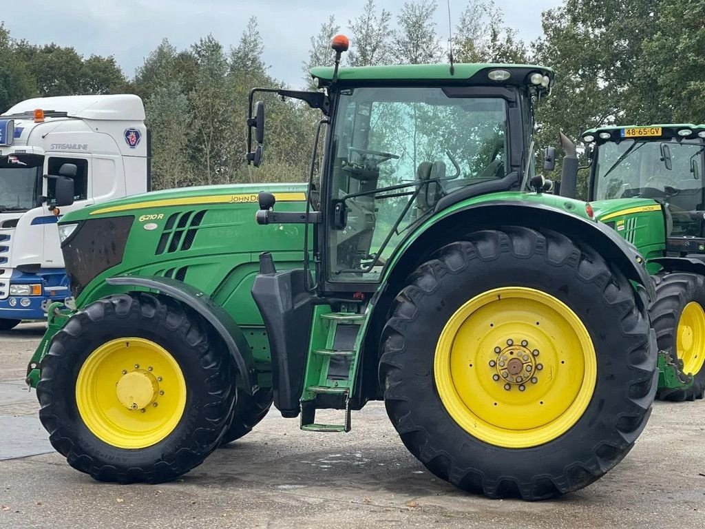 Traktor des Typs John Deere 6210R Direct Drive Airco FH FP 6210R Direct drive FH FP, Gebrauchtmaschine in Ruinerwold (Bild 2)