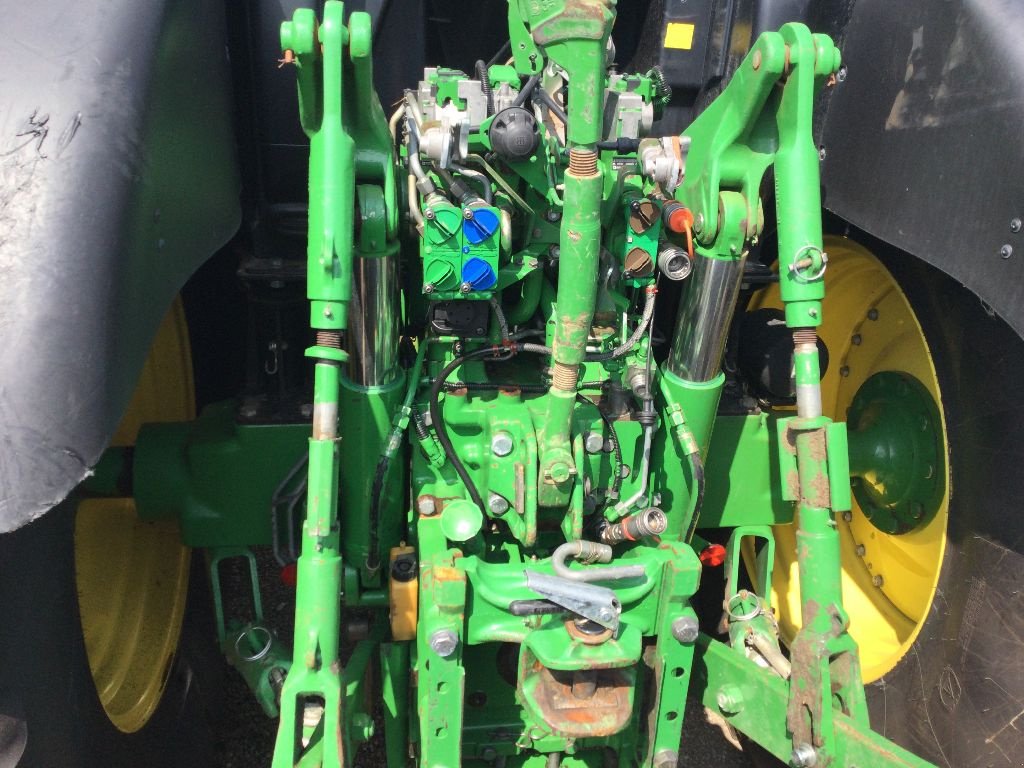 Traktor des Typs John Deere 6210R, Gebrauchtmaschine in LISIEUX (Bild 2)