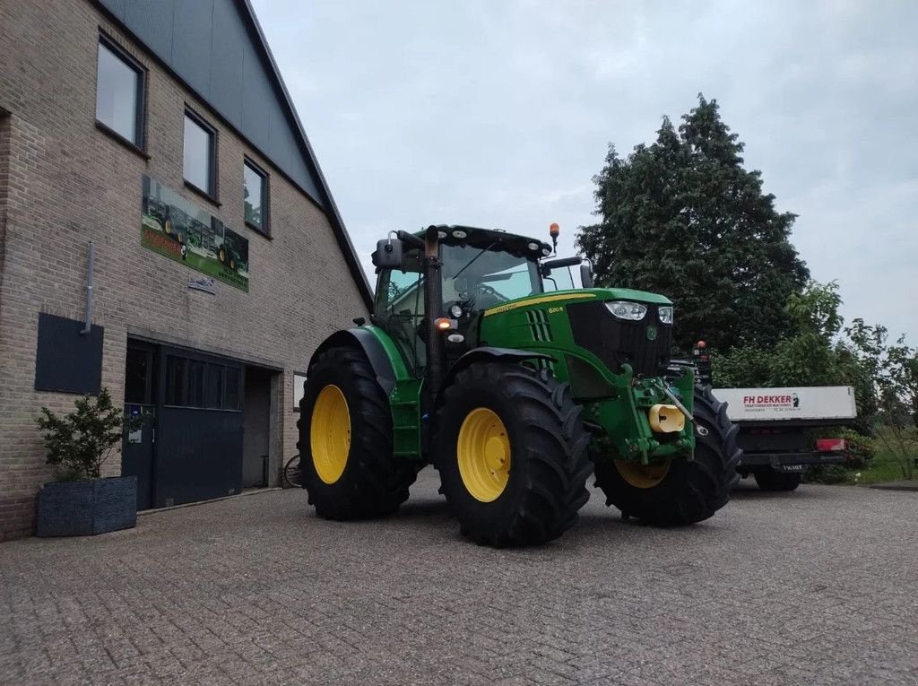 Traktor of the type John Deere 6210r, Gebrauchtmaschine in Vriezenveen (Picture 2)