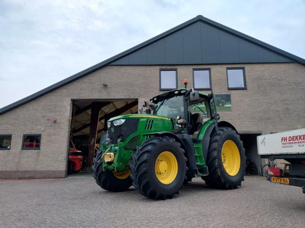 Traktor of the type John Deere 6210r, Gebrauchtmaschine in Vriezenveen (Picture 1)