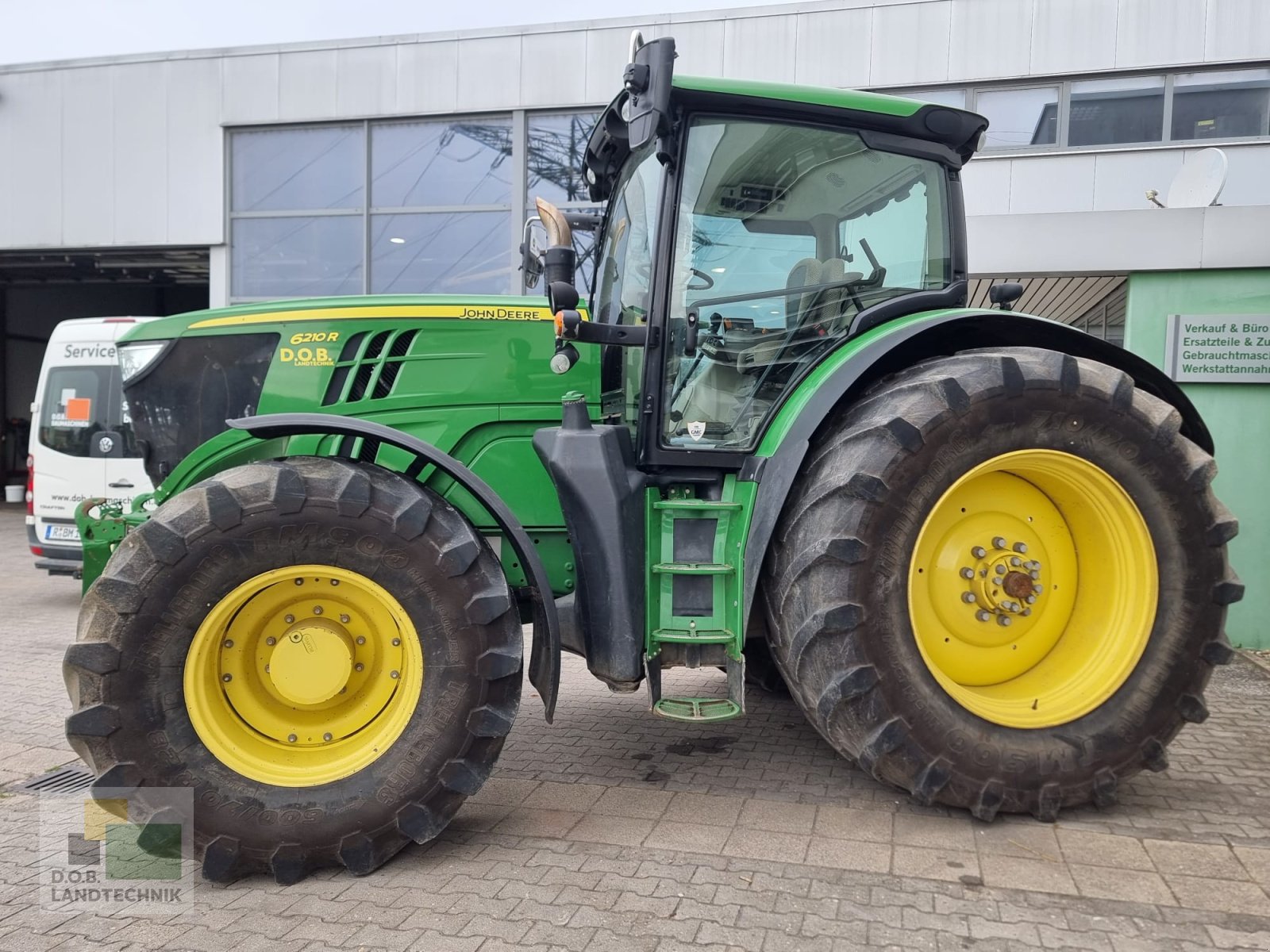 Traktor типа John Deere 6210R, Gebrauchtmaschine в Regensburg (Фотография 5)