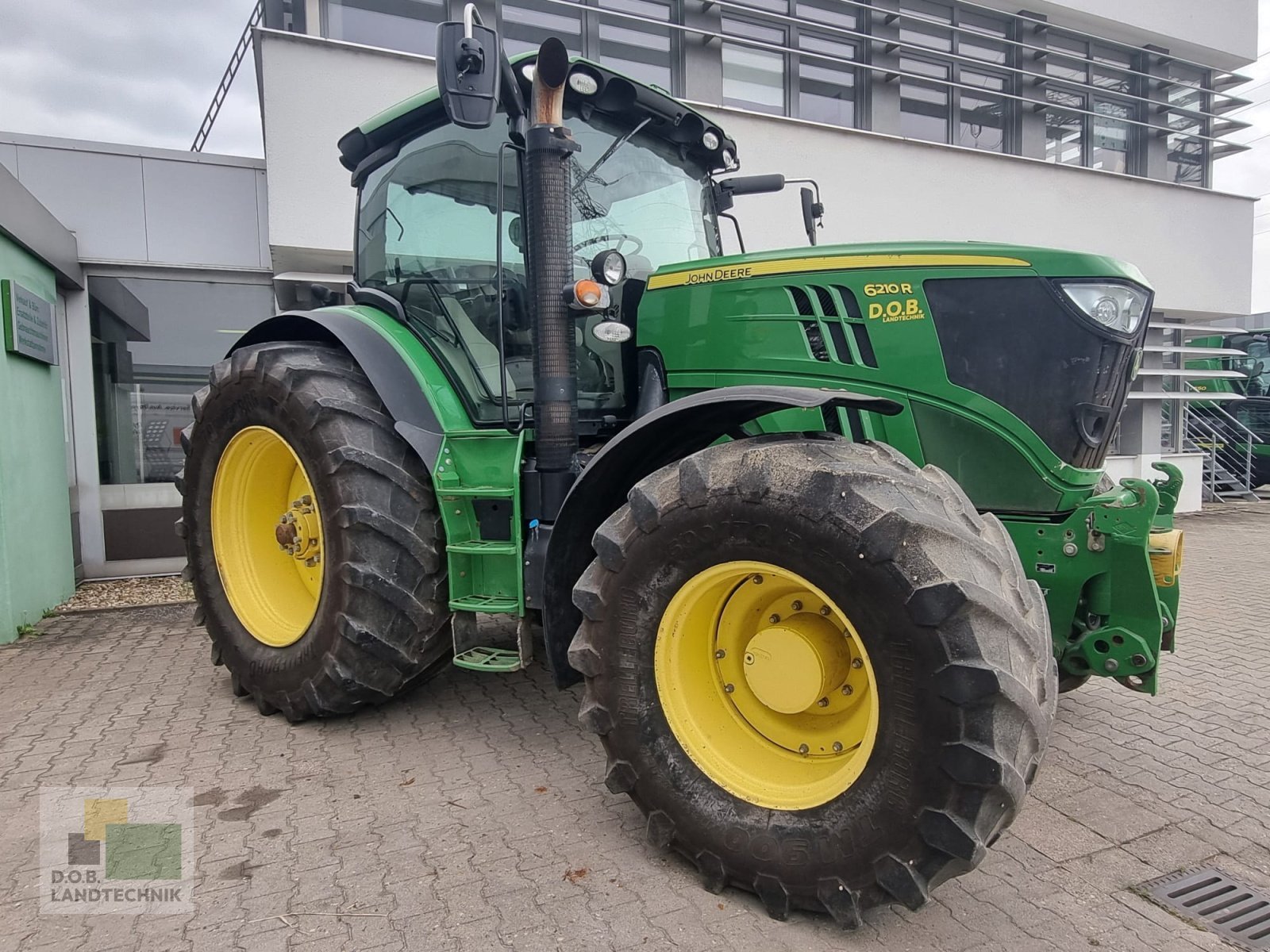 Traktor van het type John Deere 6210R, Gebrauchtmaschine in Regensburg (Foto 3)