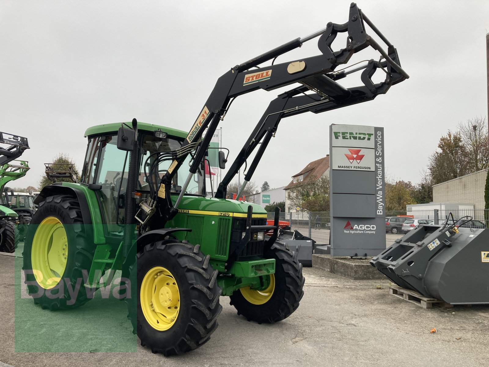 Traktor типа John Deere 6210SE + Stoll F31 HDP Frontlader, Gebrauchtmaschine в Dinkelsbühl (Фотография 1)