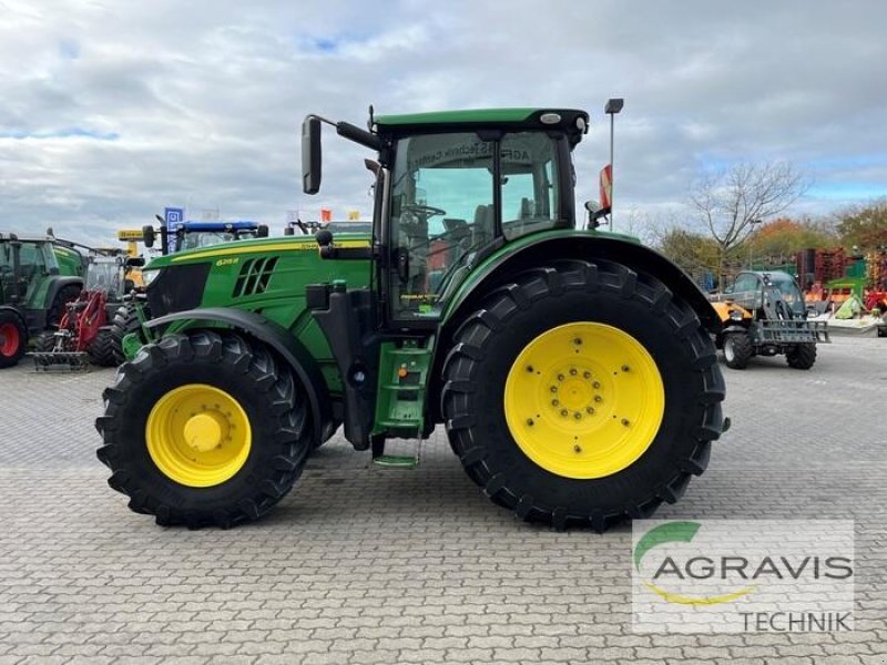 Traktor typu John Deere 6215 R AUTO POWR, Gebrauchtmaschine v Calbe / Saale (Obrázek 2)