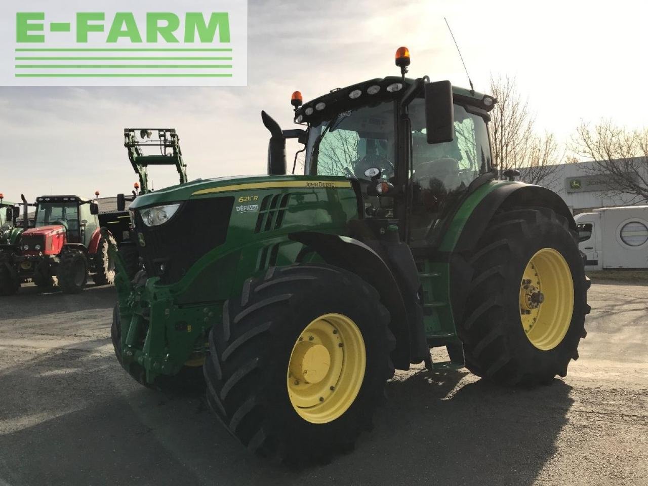 Traktor του τύπου John Deere 6215 r, Gebrauchtmaschine σε Ytrac (Φωτογραφία 2)