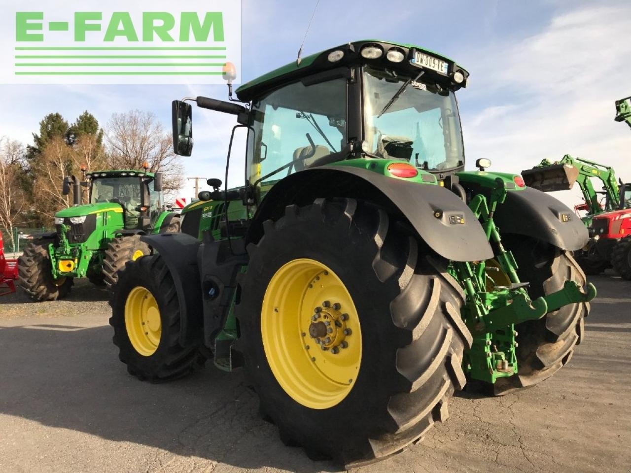 Traktor tip John Deere 6215 r, Gebrauchtmaschine in Ytrac (Poză 3)