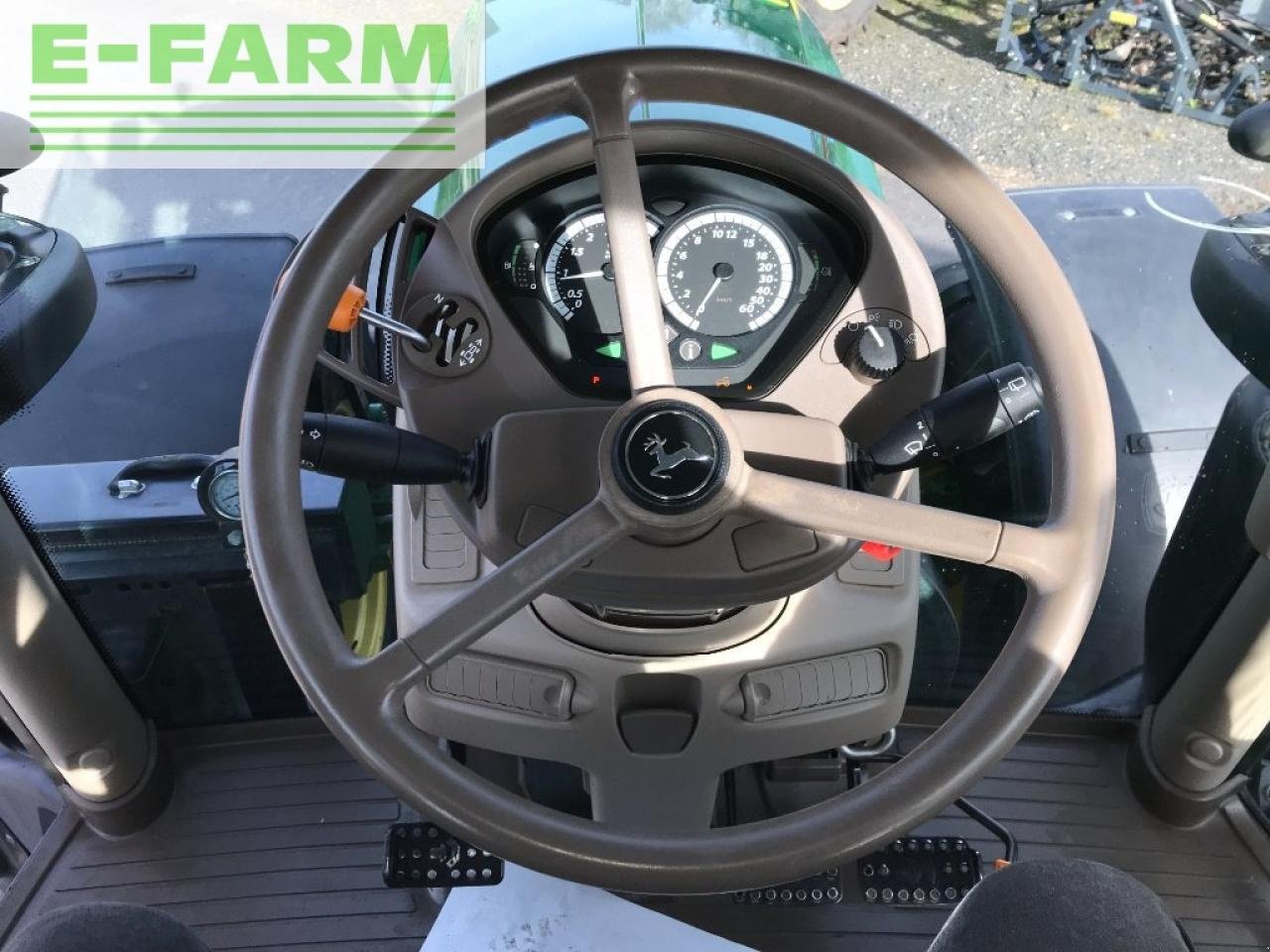 Traktor tip John Deere 6215 r, Gebrauchtmaschine in Ytrac (Poză 10)