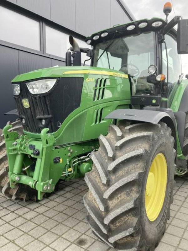 Traktor типа John Deere 6215 R, Gebrauchtmaschine в Wülfershausen an der Saale (Фотография 3)