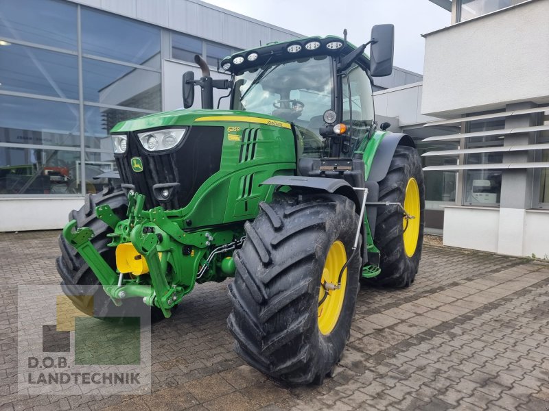 Traktor typu John Deere 6215R 6R215 mit Reifendruckanalge, Gebrauchtmaschine v Regensburg