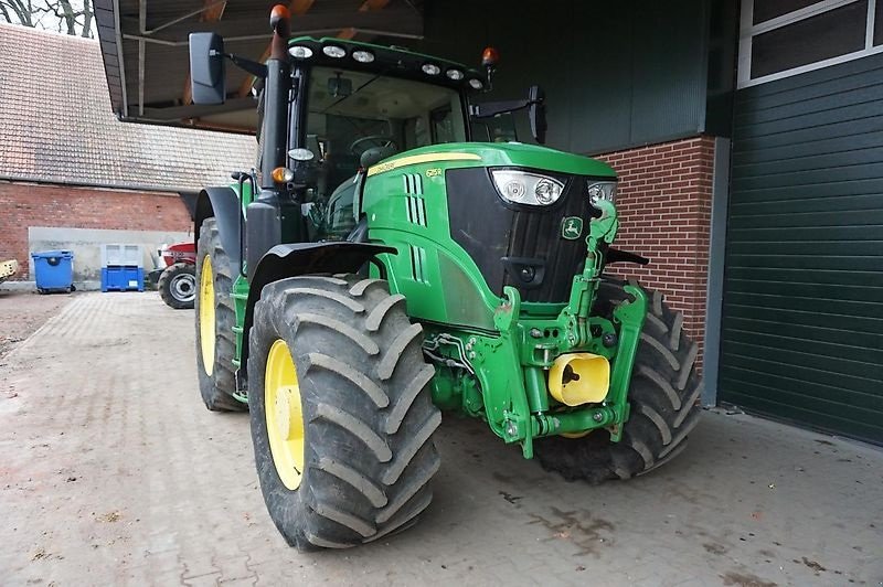 Traktor от тип John Deere 6215R Front PTO. Front Lift. Premium Edition. GPS. StarFire 3000 Antenne., Gebrauchtmaschine в Kolding (Снимка 1)