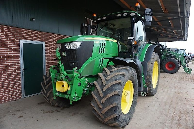 Traktor от тип John Deere 6215R Front PTO. Front Lift. Premium Edition. GPS. StarFire 3000 Antenne., Gebrauchtmaschine в Kolding (Снимка 2)