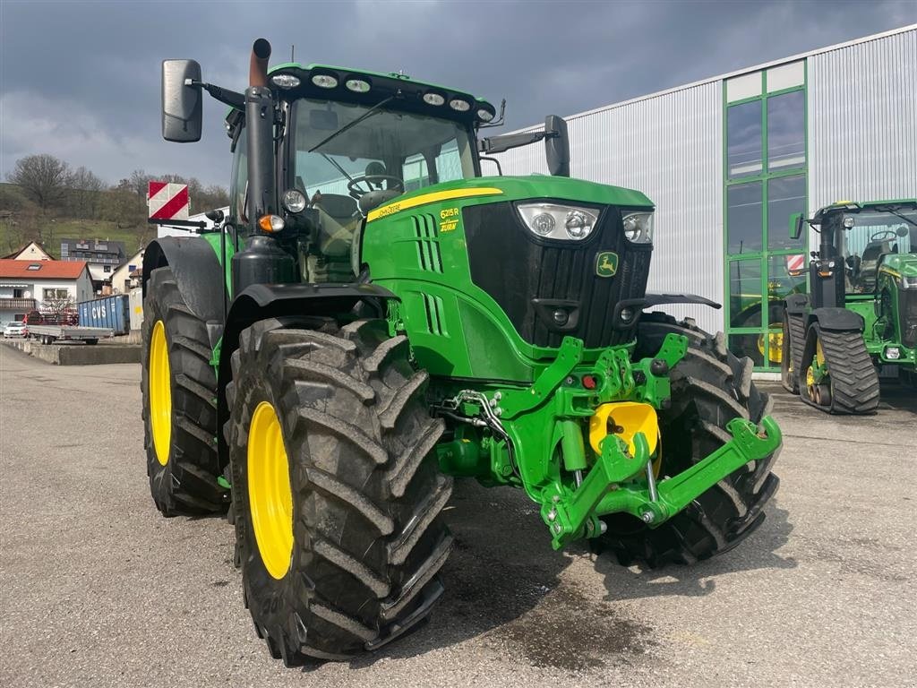 Traktor typu John Deere 6215R Front PTO. Premium Edition. Command Arm. AutoTrac GPS klar. Rigtig fin. Ring til Ulrik for mere info på 40255544. Jeg snakker Jysk, tysk og engelsk., Gebrauchtmaschine v Kolding (Obrázek 4)