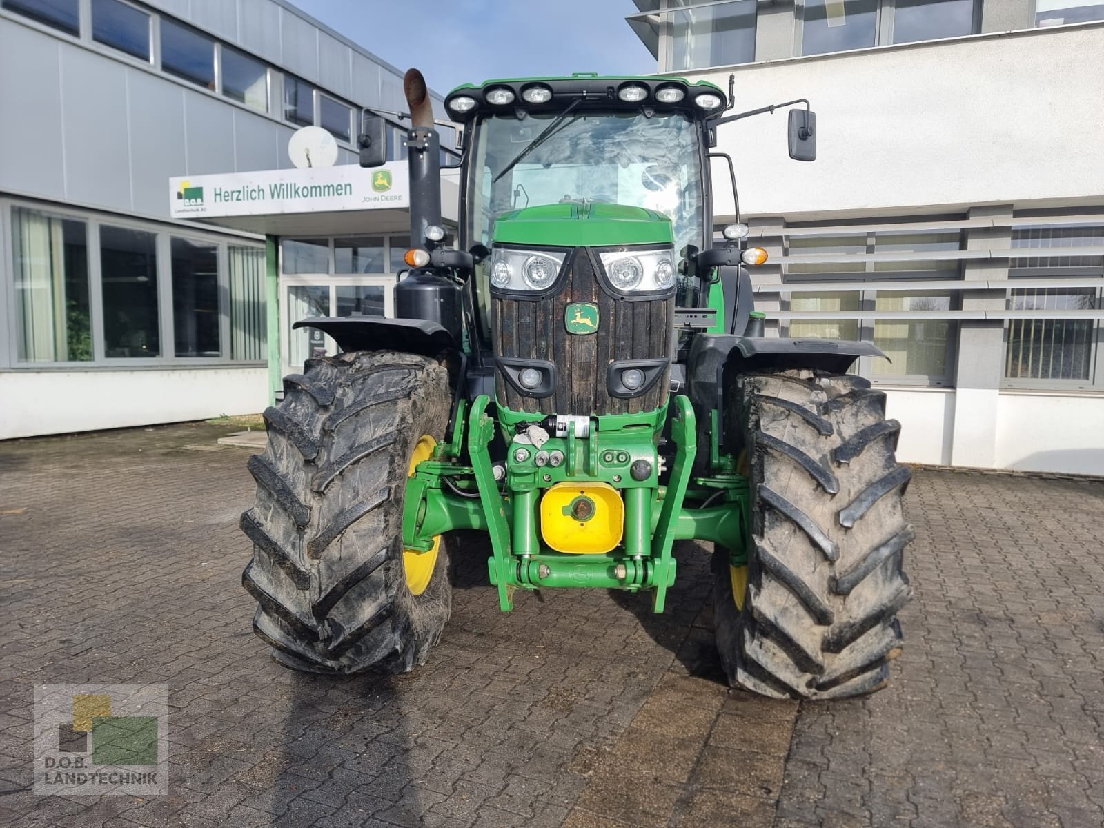 Traktor van het type John Deere 6215R mit Reifendruckregelanlage, Gebrauchtmaschine in Regensburg (Foto 2)